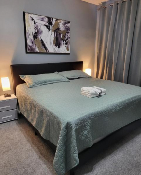 Private king bedroom, downtown Columbus